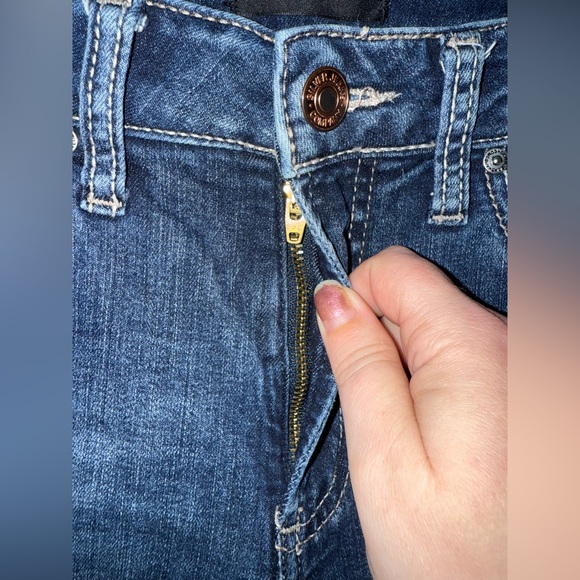 Silver Jeans Avery Capri women’s sz 27 style L44922EGX396 distressed - Picture 6 of 10